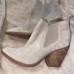 Marc fisher boots great used condition. Suede